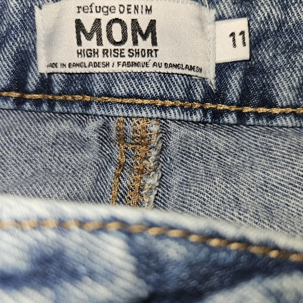 Refuge Denim Mom Blue Junior High Waist Jean Shorts Size 11 - Picture 8 of 10